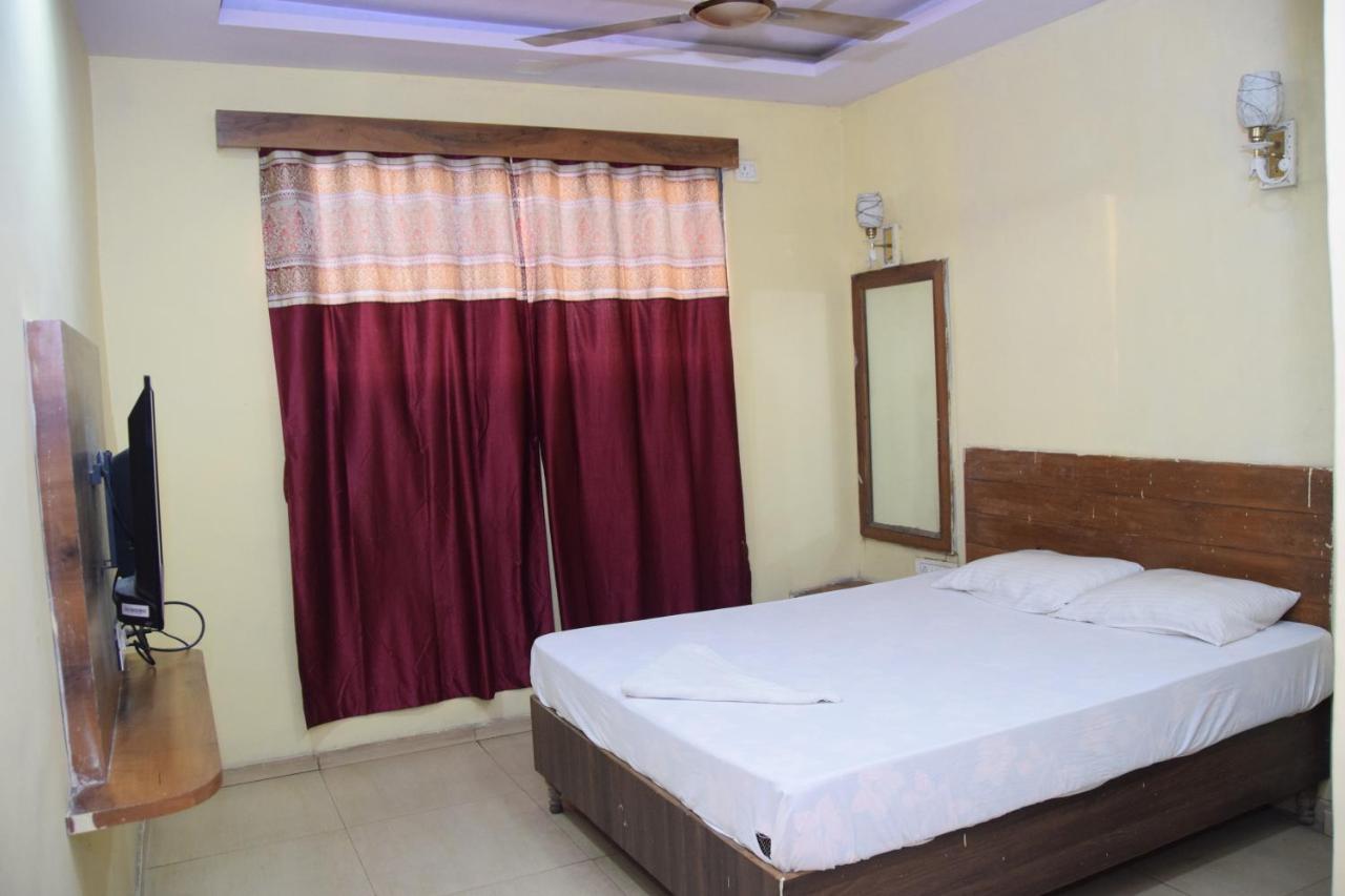 Hotel Riviera Residency Thane Exterior photo