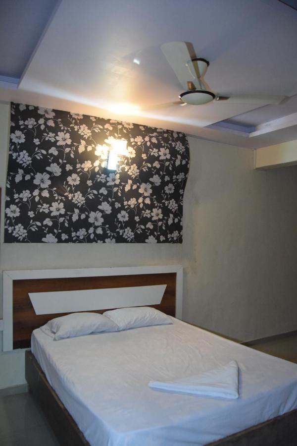 Hotel Riviera Residency Thane Exterior photo