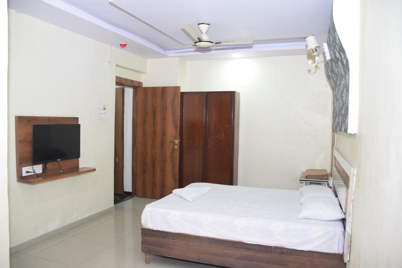 Hotel Riviera Residency Thane Exterior photo