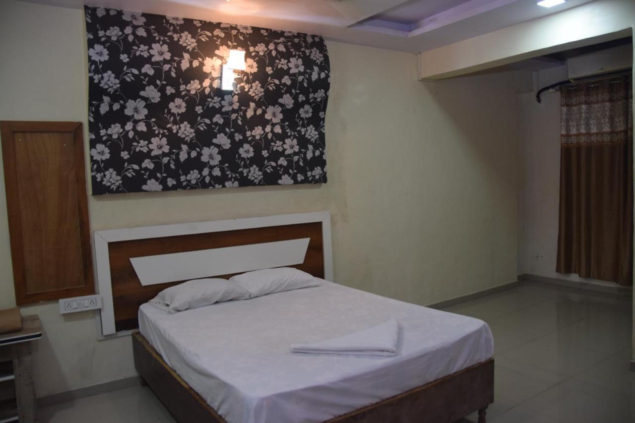 Hotel Riviera Residency Thane Exterior photo