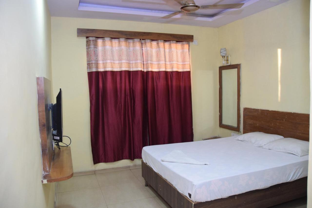 Hotel Riviera Residency Thane Exterior photo