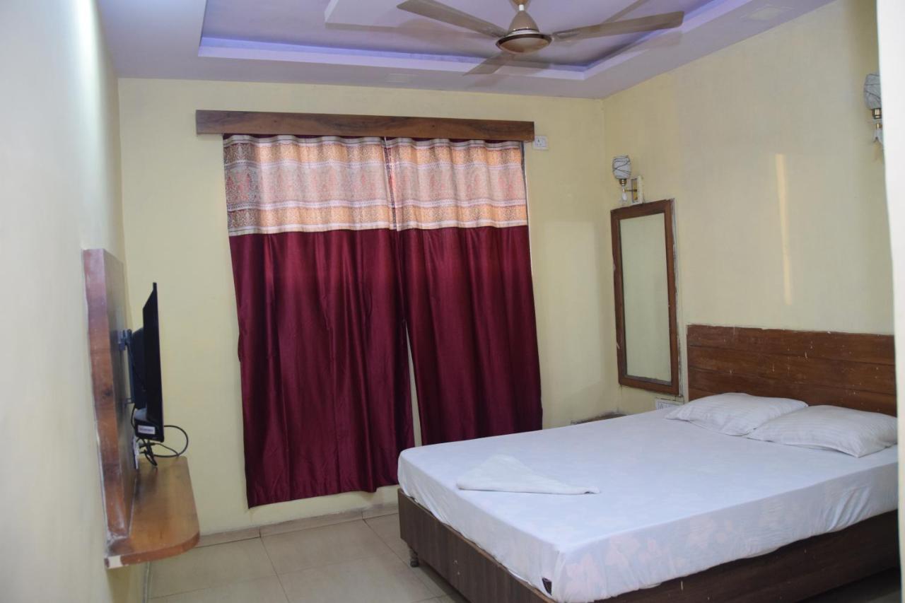 Hotel Riviera Residency Thane Exterior photo