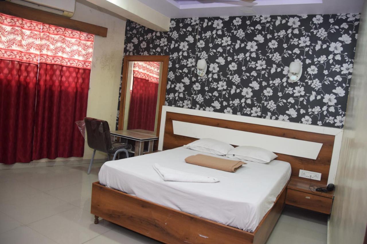 Hotel Riviera Residency Thane Exterior photo